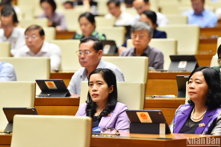 Các đại biểu dự phiên họp. (Ảnh: THỦY NGUYÊN) Các đại biểu dự phiên họp. (Ảnh: THỦY NGUYÊN)