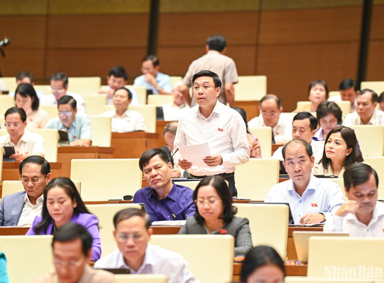 Đại biểu Nguyễn Văn Mạnh (đoàn Vĩnh Phúc). (Ảnh: DUY LINH) Đại biểu Nguyễn Văn Mạnh (đoàn Vĩnh Phúc). (Ảnh: DUY LINH)