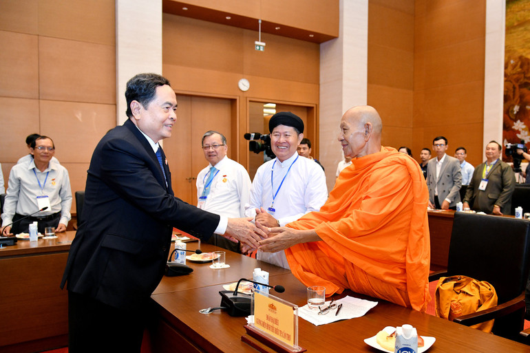 Phó Chủ tịch Thường trực Quốc hội Trần Thanh Mẫn gặp mặt Đoàn đại biểu gương điển hình tiêu biểu thành phố Cần Thơ. Phó Chủ tịch Thường trực Quốc hội Trần Thanh Mẫn gặp mặt Đoàn đại biểu gương điển hình tiêu biểu thành phố Cần Thơ.