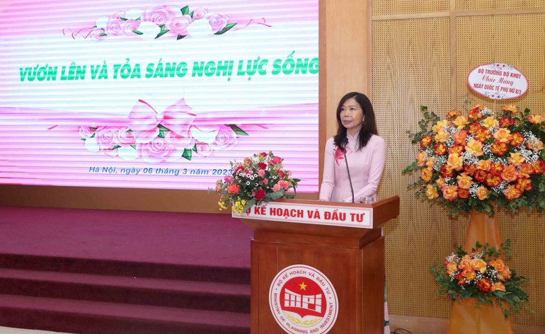 Bà Pauline Tamesis, Điều phối viên thường trú của Liên hợp quốc tại Việt Nam chia sẻ tại sự kiện.