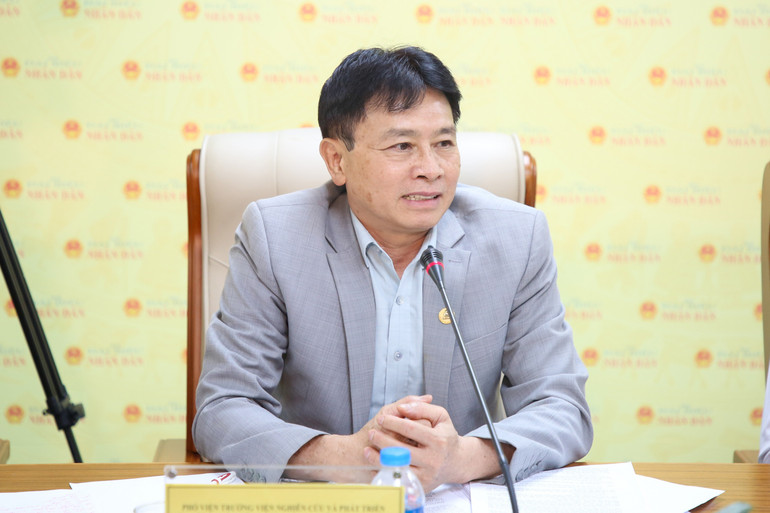 Ông Lê Cao Tuấn, Phó Viện trưởng Viện Nghiên cứu đô thị và Phát triển hạ tầng trao đổi tại tọa đàm.