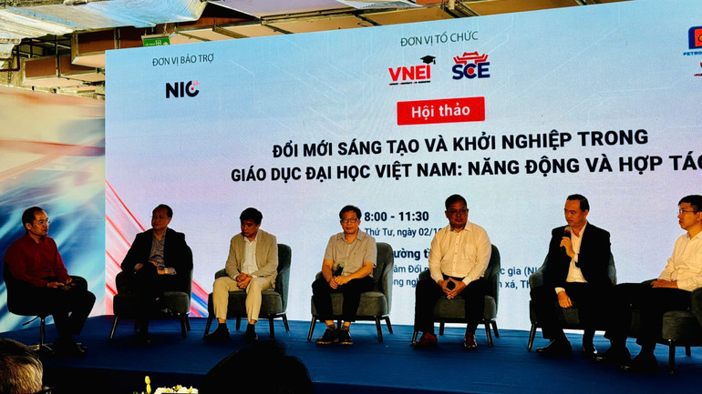 Quang cảnh phiên tọa đàm tại hội thảo.