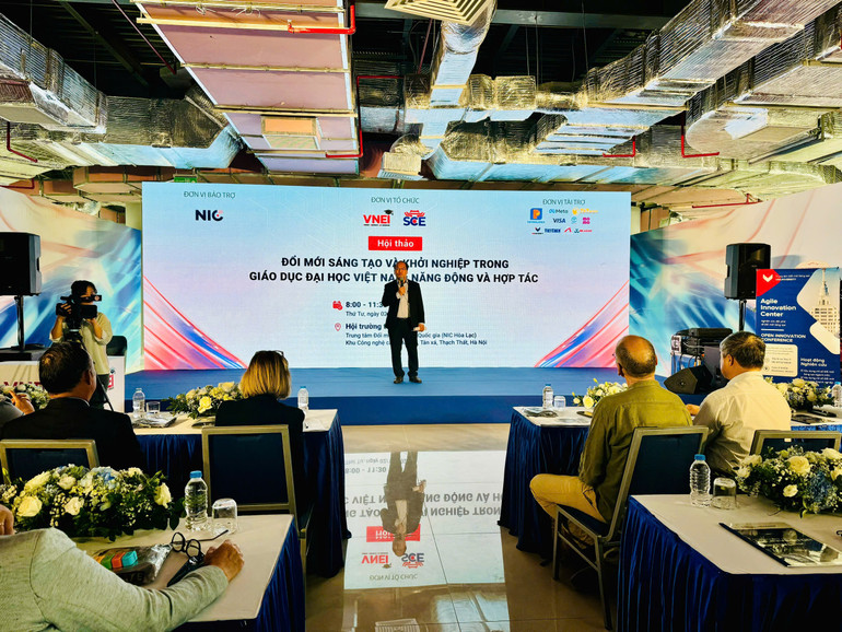 Ông Vũ Quốc Huy, Giám đốc Trung tâm Đổi mới sáng tạo Quốc gia (NIC) phát biểu tại hội thảo.