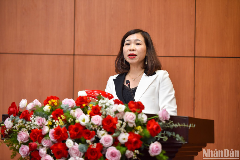 PGS, TS Nguyễn Thị Trường Giang, Phó Giám đốc Học viện Báo chí và Tuyên truyền nhấn mạnh vai trò của đào tạo nhân lực số trong bối cảnh hiện nay. (Ảnh: NHẬT QUANG)