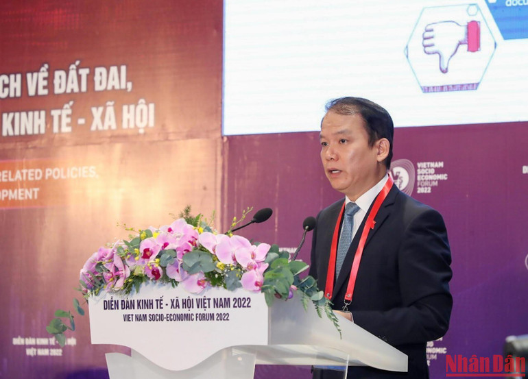 Chủ nhiệm Ủy ban Pháp luật của Quốc hội Hoàng Thanh Tùng phát biểu tại Phiên hội thảo.