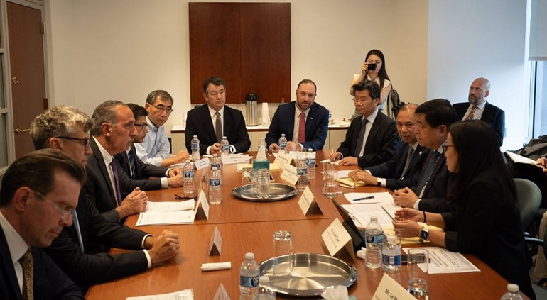 Bộ trưởng Nguyễn Chí Dũng đồng chủ trì Tọa đàm bàn tròn về định hướng và cơ hội hợp tác đầu tư Việt Nam-Hoa Kỳ.