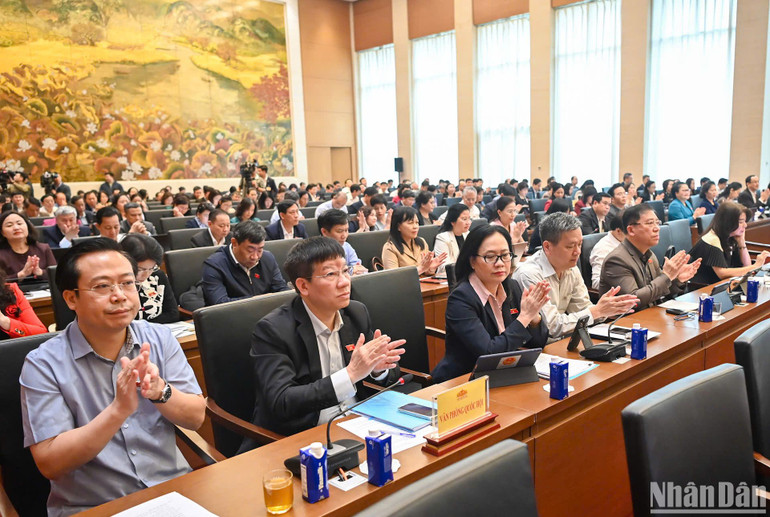 Các đại biểu Quốc hội dự Hội nghị. (Ảnh: DUY LINH)