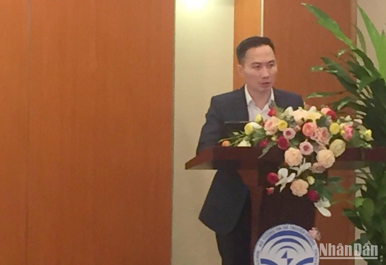 Ông Nguyễn Thiện Nghĩa, Phó Cục trưởng Cục Công nghiệp công nghệ thông tin và truyền thông, Bộ Thông tin và Truyền phát biểu tại buổi họp báo.