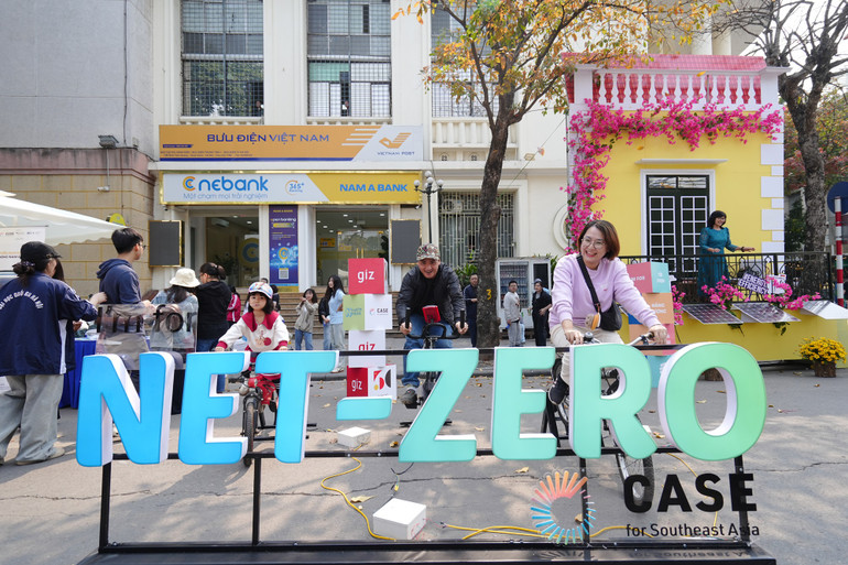 Hoạt động đạp xe phát điện nhận được sự hưởng ứng nồng nhiệt từ người tham gia.