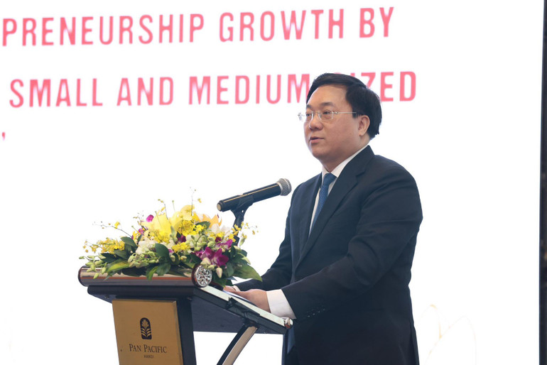 Thứ trưởng Kế hoạch và Đầu tư Trần Duy Đông phát biểu khai mạc. Thứ trưởng Kế hoạch và Đầu tư Trần Duy Đông phát biểu khai mạc.