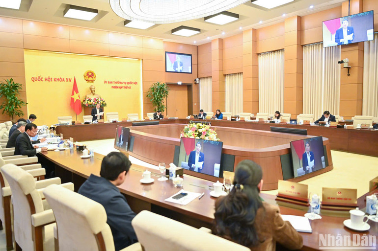 Quang cảnh phiên họp. (Ảnh: DUY LINH)