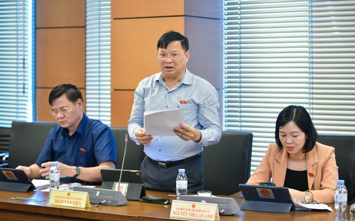 Đại biểu Trần Văn Tiến (đoàn Vĩnh Phúc) góp ý kiến vào dự án Luật Đầu tư công (sửa đổi).