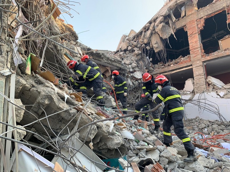 Ngay lập tức triển khai công tác cứu nạn, cứu hộ tại hiện trường.