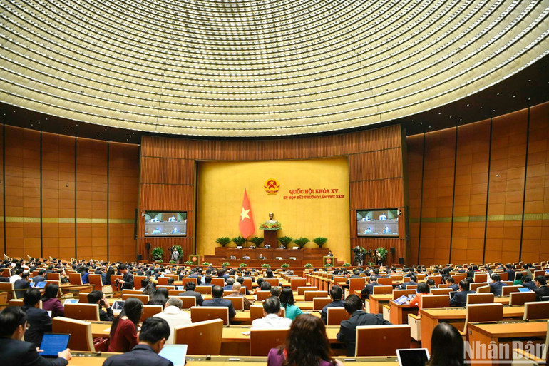 Quang cảnh phiên họp. (Ảnh: DUY LINH)