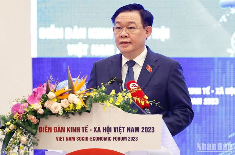 Chủ tịch Quốc hội nhấn mạnh, tăng cường năng lực nội sinh, kiến tạo động lực tăng trưởng là yêu cầu khách quan, tất yếu và cấp thiết. (Ảnh: DUY LINH)