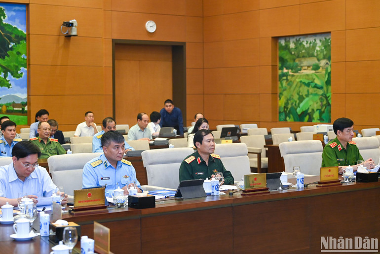 Các đại biểu dự phiên họp. (Ảnh: DUY LINH)