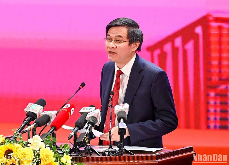 Tổng Biên tập Tạp chí Cộng sản Đoàn Minh Huấn trình bày tham luận tại Hội thảo. (Ảnh: DUY LINH) Tổng Biên tập Tạp chí Cộng sản Đoàn Minh Huấn trình bày tham luận tại Hội thảo. (Ảnh: DUY LINH)