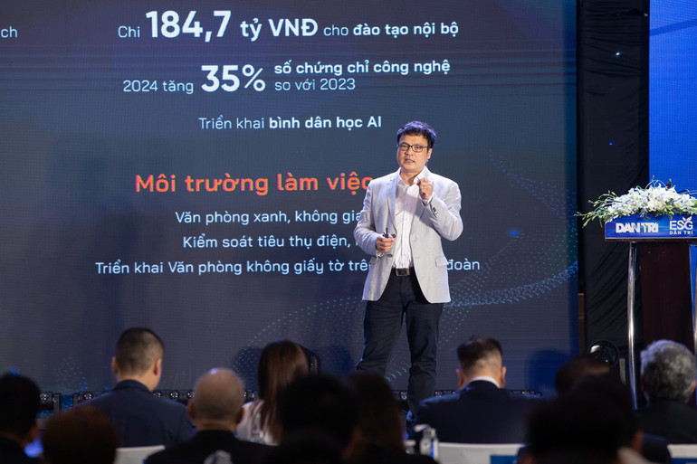 Tổng giám đốc FPT Nguyễn Văn Khoa.