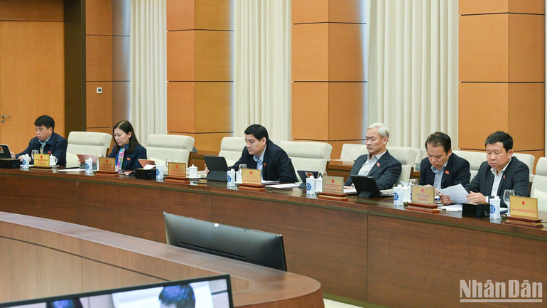 Các đại biểu dự phiên họp. (Ảnh: DUY LINH)