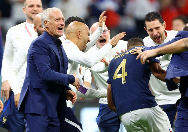 Với chiến thắng trước "Tam sư", đội bóng của huấn luyện viên Didier Deschamps đã tiến gần thêm 1 bước tới mục tiêu bảo vệ thành công danh hiệu vô địch World Cup. (Ảnh: Reuters) Với chiến thắng trước "Tam sư", đội bóng của huấn luyện viên Didier Deschamps đã tiến gần thêm 1 bước tới mục tiêu bảo vệ thành công danh hiệu vô địch World Cup. (Ảnh: Reuters)