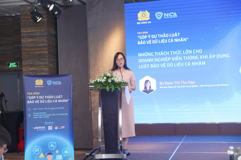 Bà Đoàn Thị Thu Nga, Phó Ban Pháp chế, Tập đoàn Công nghiệp-Viễn thông Quân đội (Viettel) chia sẻ tại tọa đàm.