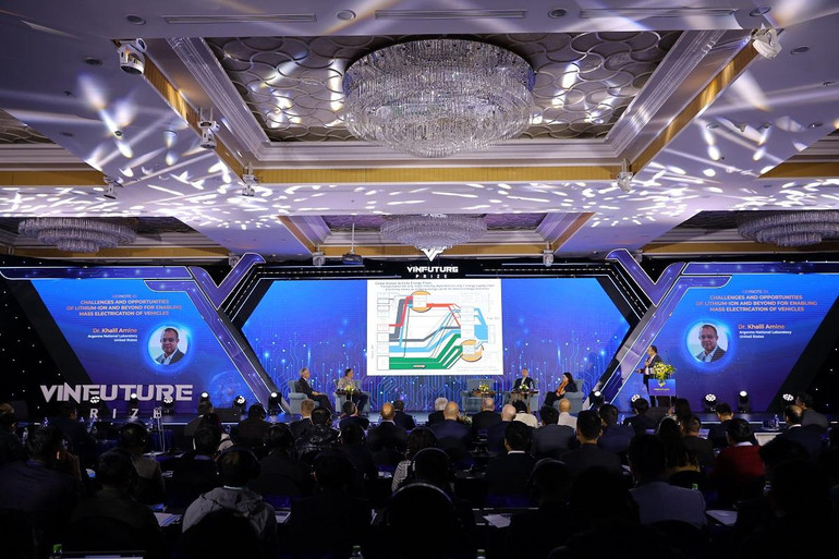 Quang cảnh phiên tọa đàm.