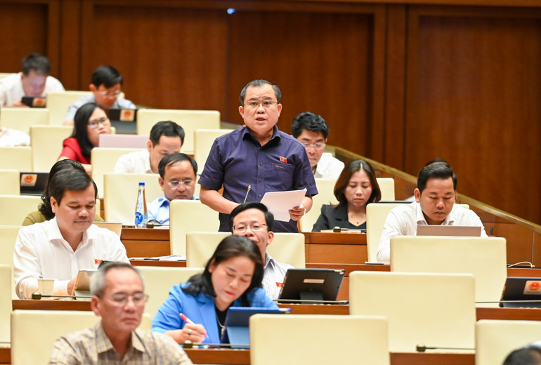 Đại biểu Nguyễn Tâm Hùng (đoàn Bà Rịa-Vũng Tàu). (Ảnh: BÙI GIANG) Đại biểu Nguyễn Tâm Hùng (đoàn Bà Rịa-Vũng Tàu). (Ảnh: BÙI GIANG)