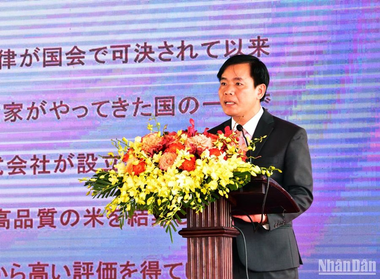 Chủ tịch Ủy ban nhân dân tỉnh Thừa Thiên Huế Nguyễn Văn Phương phát biểu tại buổi lễ.