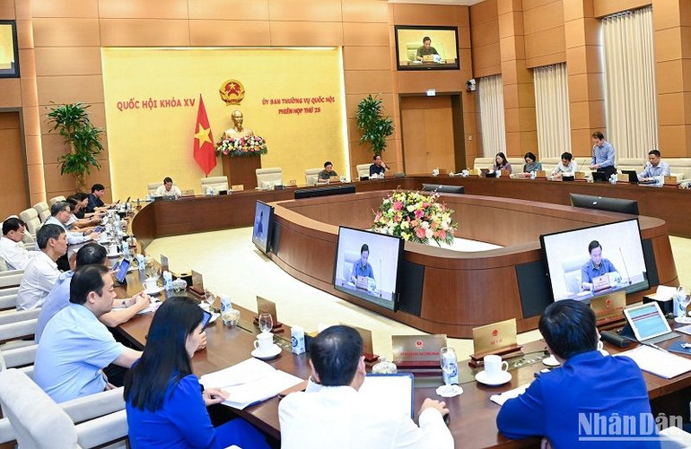 Quang cảnh phiên họp. (Ảnh: DUY LINH)