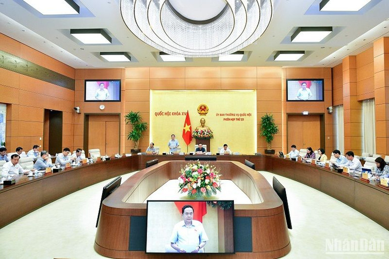 Quang cảnh phiên thảo luận về dự án Luật Đất đai (sửa đổi). (Ảnh: DUY LINH)