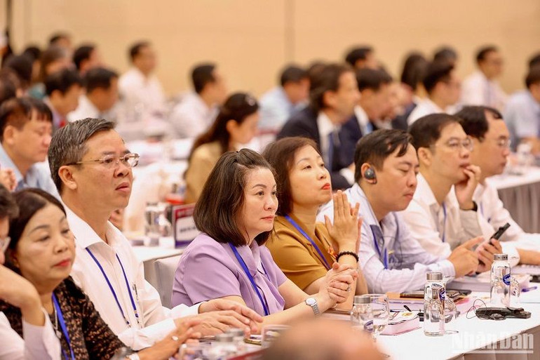 Các đại biểu dự phiên hội thảo chuyên đề. (Ảnh: DUY LINH)