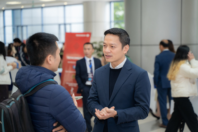 TS Nguyễn Quang Huy, Hiệu trưởng Trường Công nghệ - Đại học Kinh tế Quốc dân trao đổi với phóng viên Báo Nhân Dân.