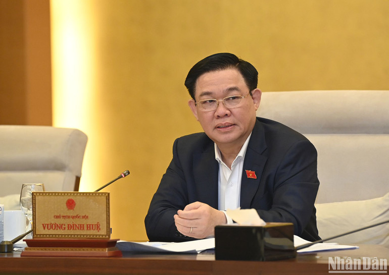 Chủ tịch Quốc hội Vương Đình Huệ phát biểu ý kiến tại phiên họp. Ảnh: DUY LINH