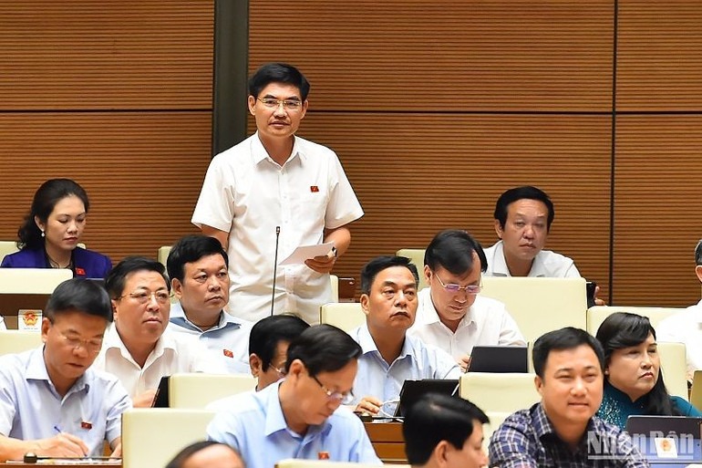 Đại biểu Nguyễn Thanh Hải nêu vấn đề chất vấn. (Ảnh: THỦY NGUYÊN)