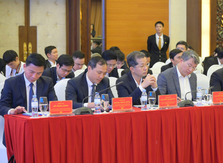 Các đại biểu dự hội nghị.