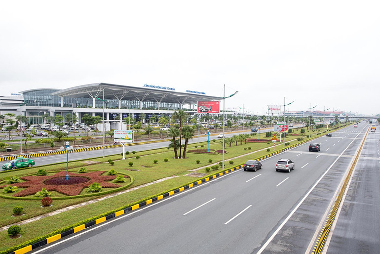 Cảng hàng không quốc tế Nội Bài.