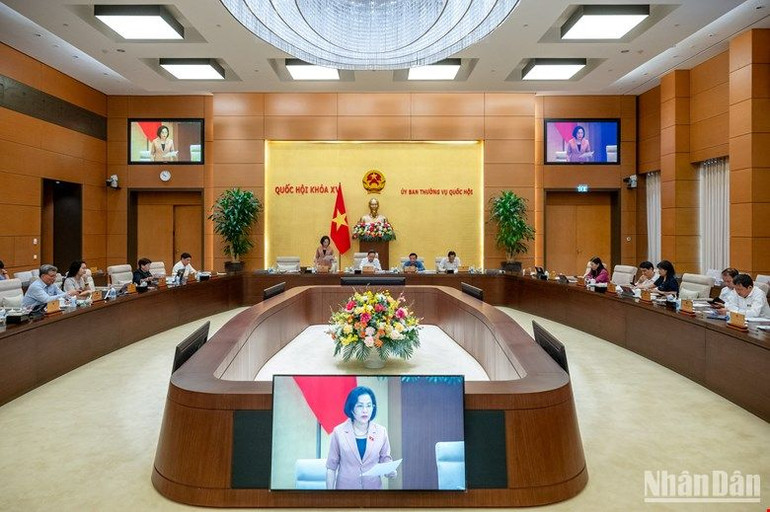 Quang cảnh phiên họp. (Ảnh: DUY LINH)