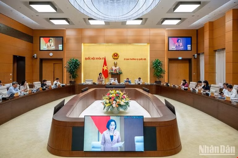 Quang cảnh phiên họp. (Ảnh: DUY LINH)