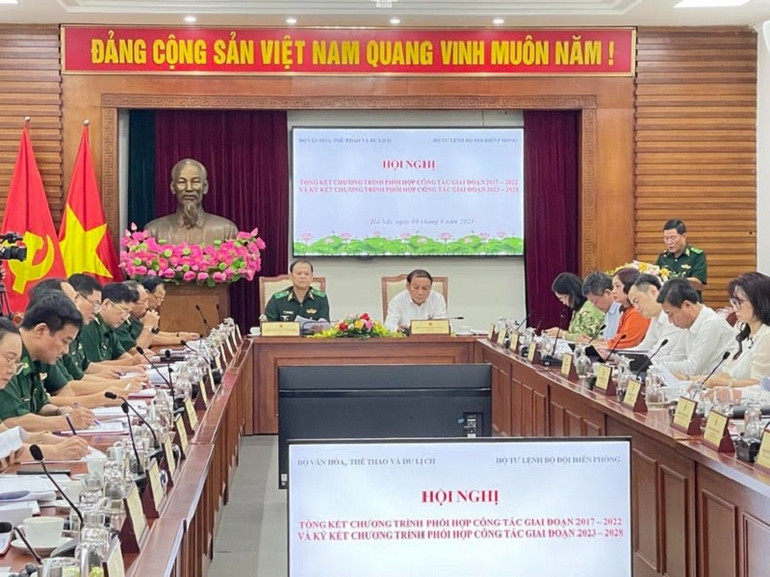 Toàn cảnh hội nghị.