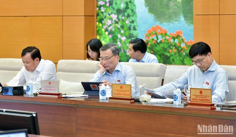 Các đại biểu dự phiên họp. (Ảnh: DUY LINH)