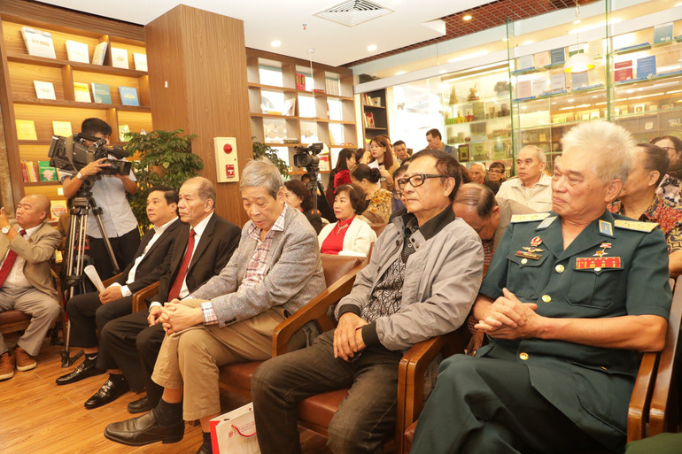 Quang cảnh buổi lễ.