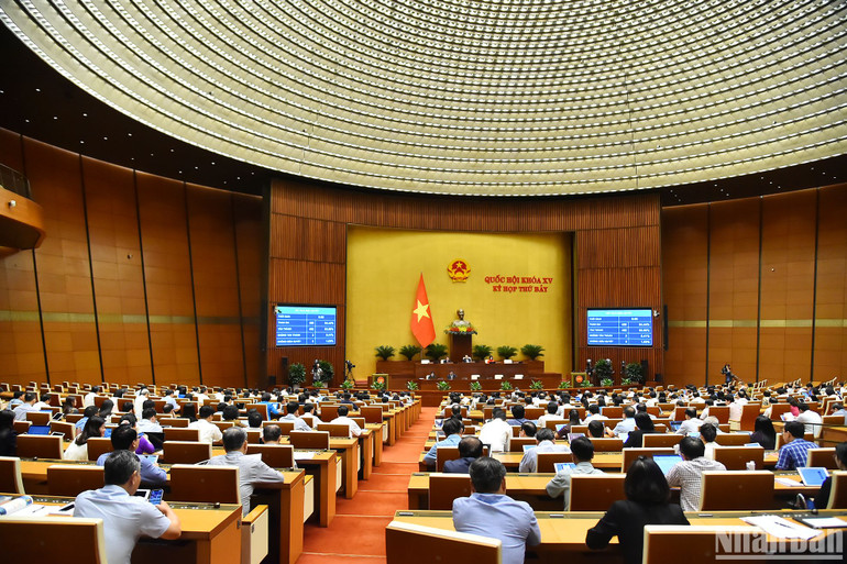 Quang cảnh phiên họp. (Ảnh: THỦY NGUYÊN)