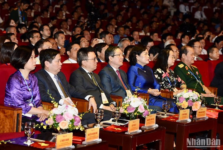 Đại diện lãnh đạo các cơ quan, ban, ngành dự hội nghị. (Ảnh: TRẦN HẢI) Đại diện lãnh đạo các cơ quan, ban, ngành dự hội nghị. (Ảnh: TRẦN HẢI)