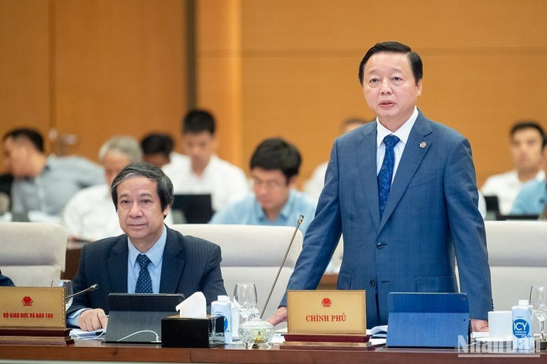 Phó Thủ tướng Chính phủ Trần Hồng Hà phát biểu ý kiến tại phiên họp. (Ảnh: DUY LINH)