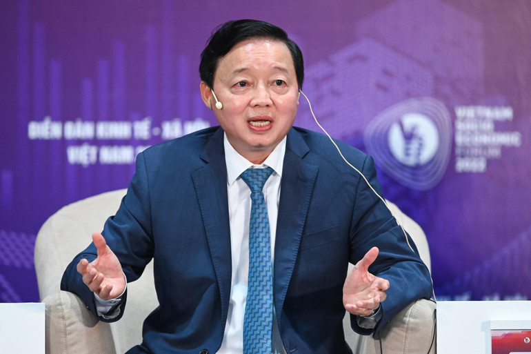 Bộ trưởng Tài nguyên và Môi trường Trần Hồng Hà phát biểu ý kiến tại Phiên hội thảo.