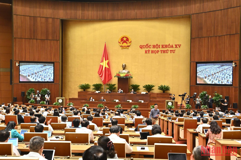 Quang cảnh phiên thảo luận, chiều 9/11. (Ảnh: ĐĂNG KHOA)