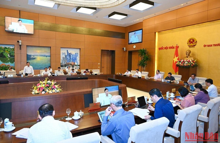 Quang cảnh phiên họp. (Ảnh: DUY LINH)