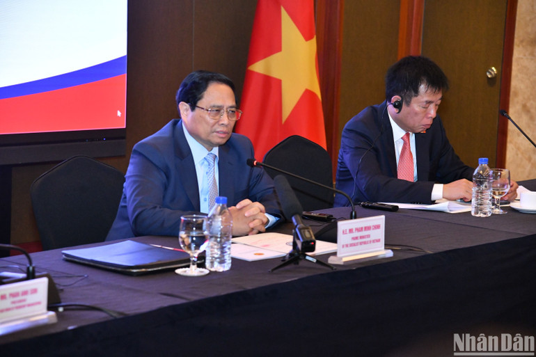 Thủ tướng Phạm Minh Chính phát biểu ý kiến tại buổi gặp gỡ những người bạn Hàn Quốc.