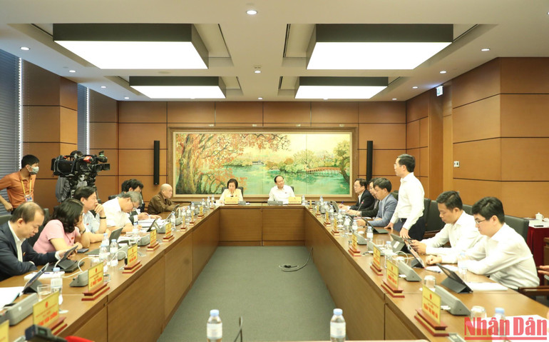 Quang cảnh phiên thảo luận ở Tổ 1 chiều 7/11. (Ảnh: DUY LINH) Quang cảnh phiên thảo luận ở Tổ 1 chiều 7/11. (Ảnh: DUY LINH)