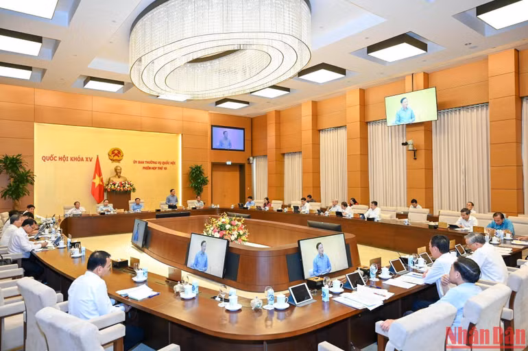 Phiên họp Ủy ban Thường vụ Quốc hội chiều 13/9. (Ảnh: DUY LINH)